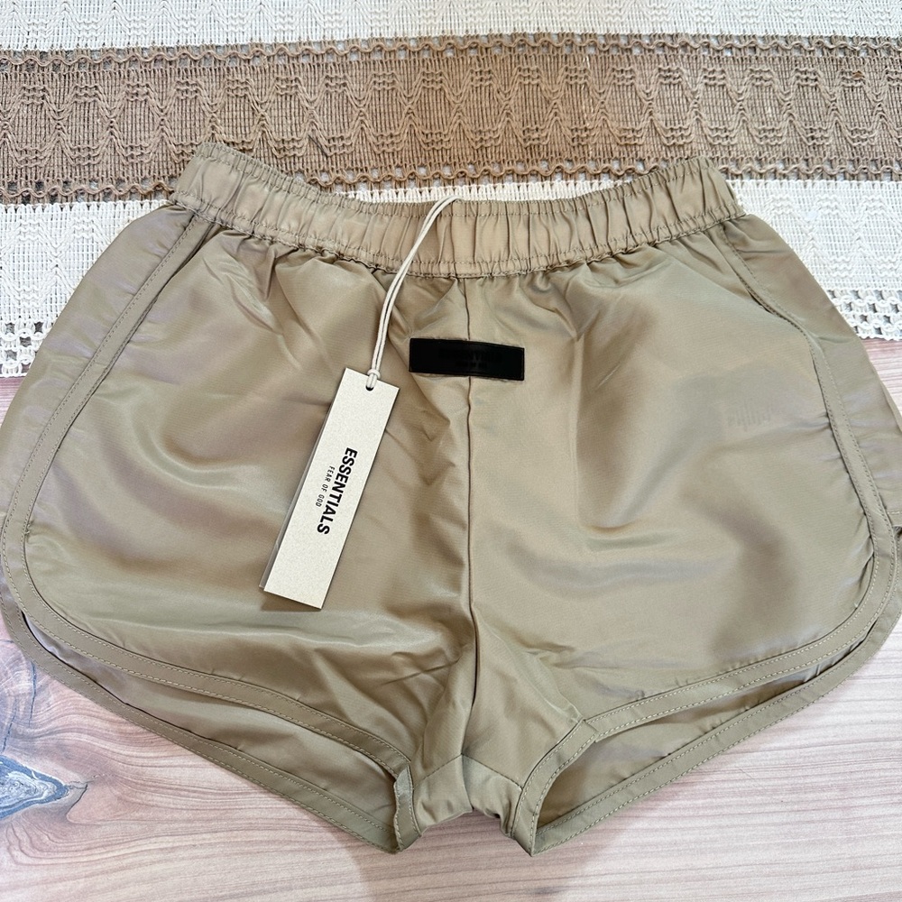 FEAR OF GOD ESSENTIALS
 Nylon Shorts